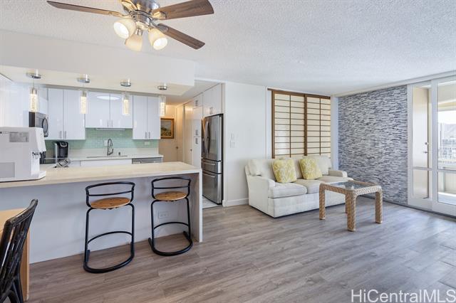 225 Kaiulani Avenue, PH1, Honolulu, HI 96815