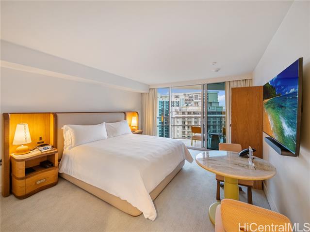 223 Saratoga Road, 1906, Honolulu, HI 96815