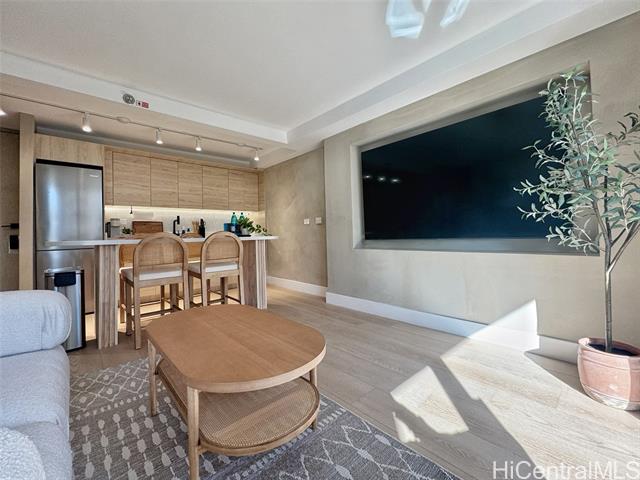 229 Paoakalani Avenue, 710 (NUC), Honolulu, HI 96815