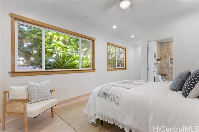 637 Kuaaina Way, Kailua, HI 96734