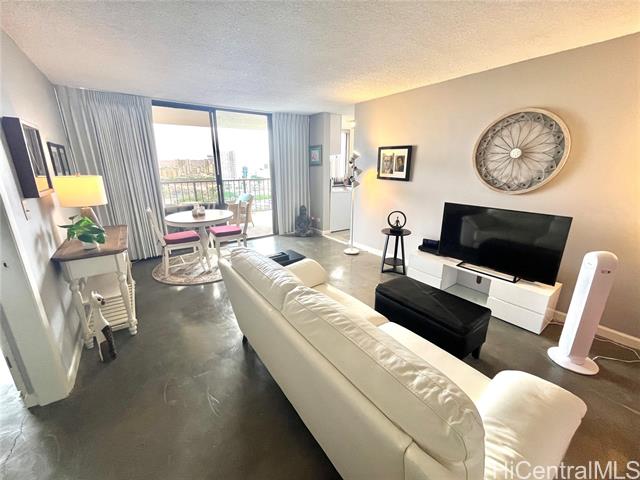 1201 Wilder Avenue, 2102, Honolulu, HI 96822