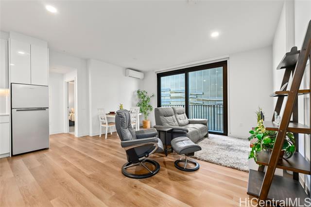 987 Queen Street, 512, Honolulu, HI 96814