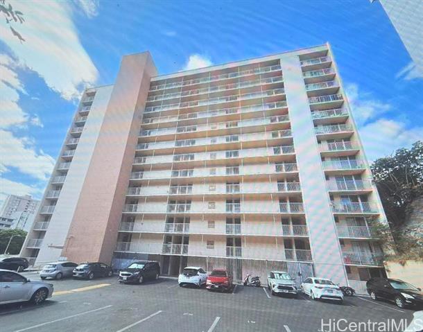 801 Ala Nioi Place, 206, Honolulu, HI 96818