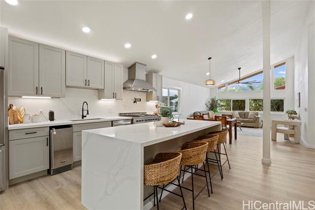 1244 Mokuhano Street, Honolulu, HI 96825