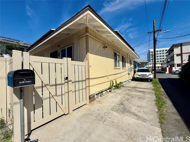 1424 Holelua Place, Honolulu, HI 96817