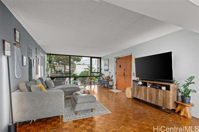 1114 Punahou Street, 4B, Honolulu, HI 96826