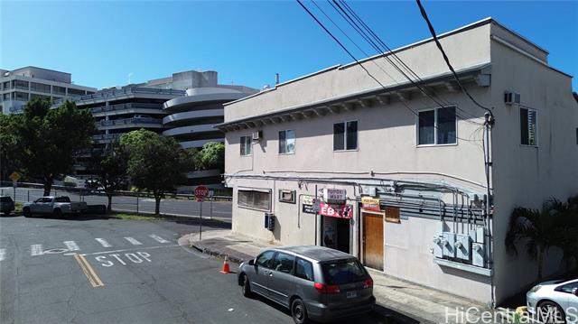 1402 Lusitana Street, Honolulu, HI 96813