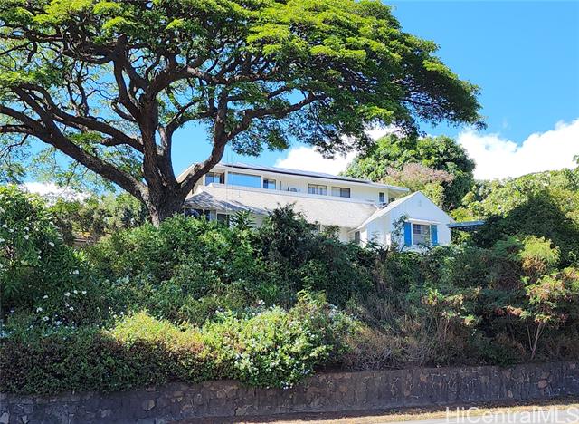 2056 Manoa Road, Honolulu, HI 96822