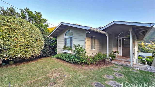 2427 Jasmine Street, Honolulu, HI 96816