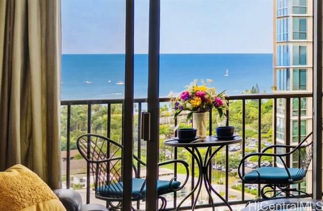 2140 Kuhio Avenue, 2105, Honolulu, HI 96815