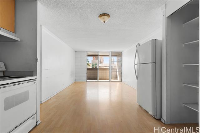 1099 Ala Napunani Street, 602, Honolulu, HI 96818