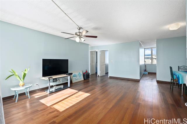 94-246 Leoku Street, E306, Waipahu, HI 96797