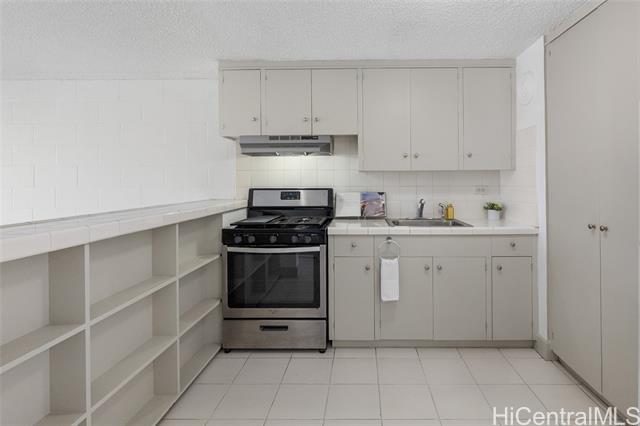 2501 Coyne Street, 205, Honolulu, HI 96826
