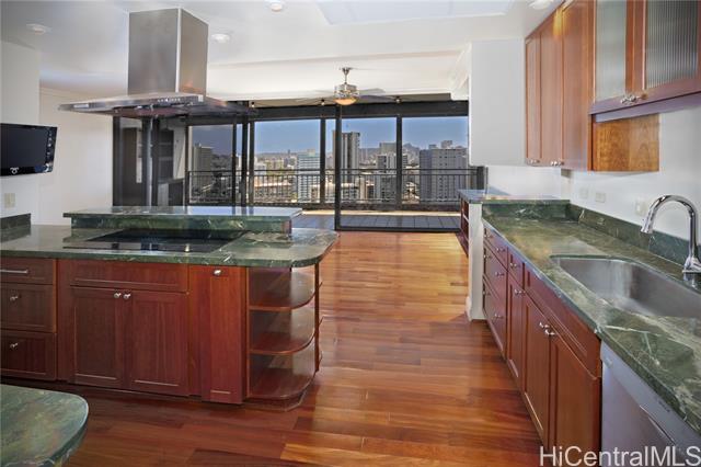 1010 Wilder Avenue, 803, Honolulu, HI 96822