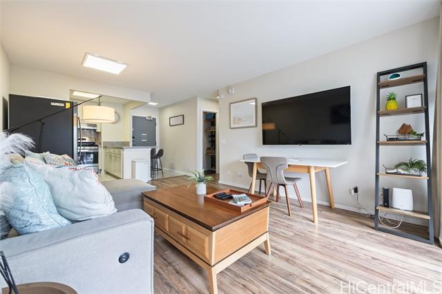 2465 Kuhio Avenue, 710, Honolulu, HI 96815