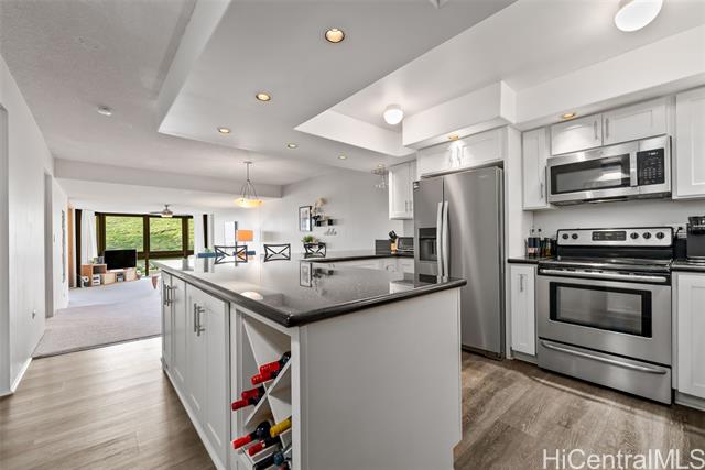 501 Hahaione Street, 1-14H, Honolulu, HI 96825