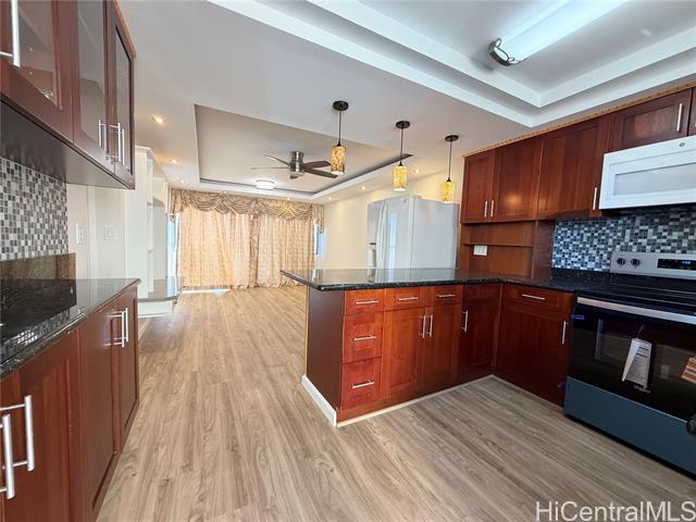 2440 Date Street, 106, Honolulu, HI 96826