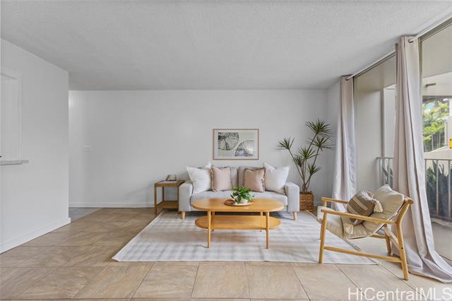 98-1038 Moanalua Road, APT 7/101, Aiea, HI 96701
