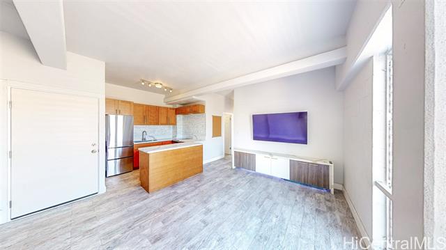 1096 Beretania Street, 301, Honolulu, HI 96814