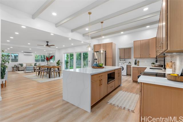 584 Kipuka Place, Kailua, HI 96734