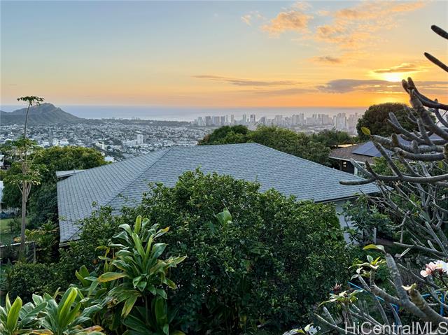 3655 Nihipali Place, Honolulu, HI 96816