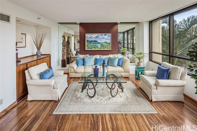 1525 Wilder Avenue, 308, Honolulu, HI 96822