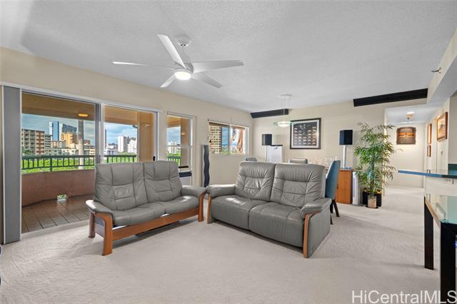 1070 Ala Napunani Street, 401, Honolulu, HI 96818