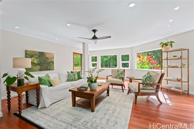 2956 Kaloaluiki Street, A, Honolulu, HI 96822