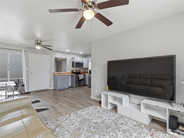 329 Olive Avenue, 202, Wahiawa, HI 96786