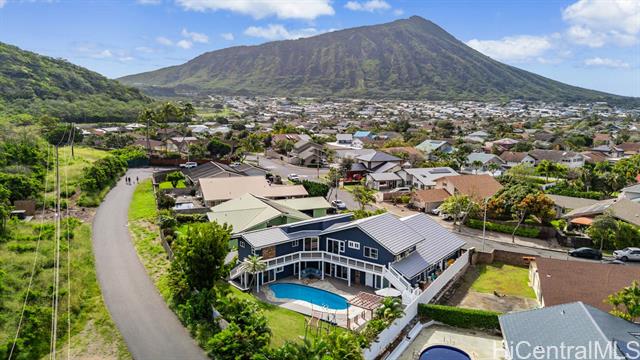 6815 Niumalu Loop, Honolulu, HI 96825