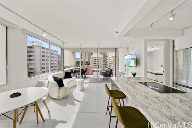 2427 Kuhio Avenue, 807, Honolulu, HI 96815