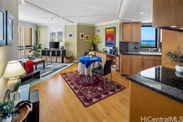 300 Wai Nani Way, II2417, Honolulu, HI 96815