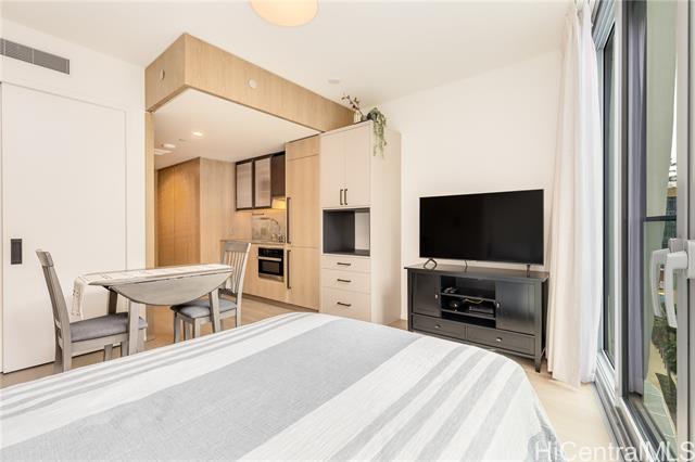 1000 Auahi Street, 527, Honolulu, HI 96814