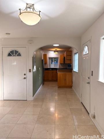 2705 Kaaha Street, Honolulu, HI 96826