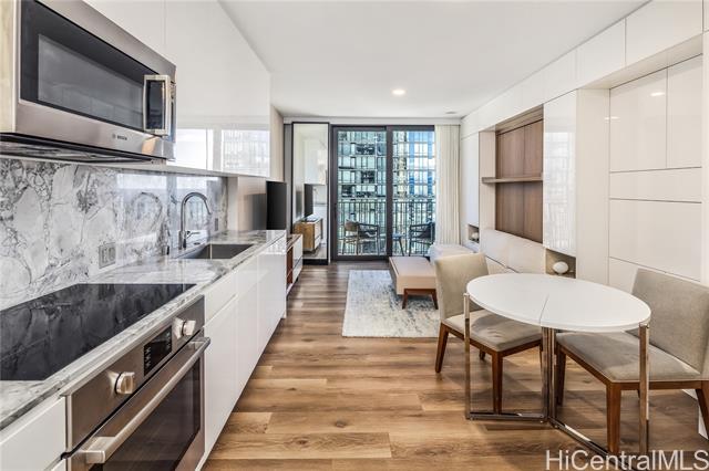 987 Queen Street, 1806, Honolulu, HI 96814