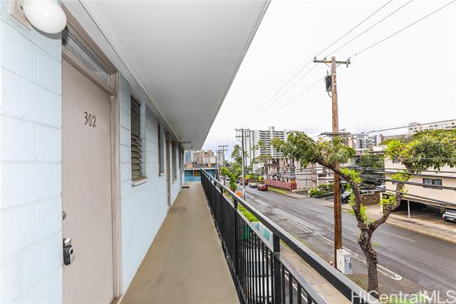 1525 Pensacola Street, 302, Honolulu, HI 96822
