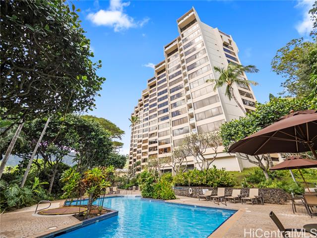 555 Hahaione Street, 12E, Honolulu, HI 96825