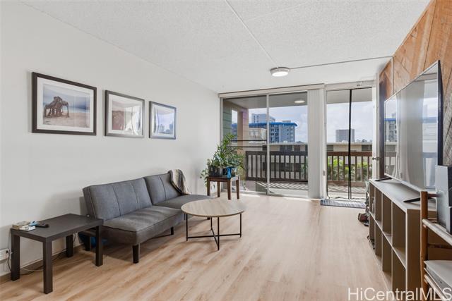 1524 Pensacola Street, 318, Honolulu, HI 96822