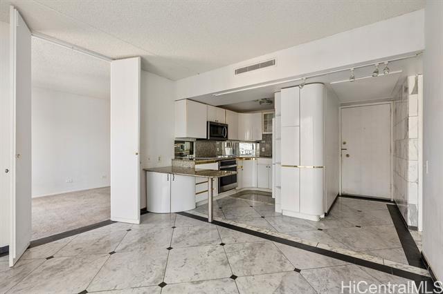 225 Queen Street, 23E, Honolulu, HI 96813