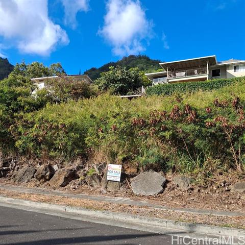 869 Nana Honua Street, Honolulu, HI 96825