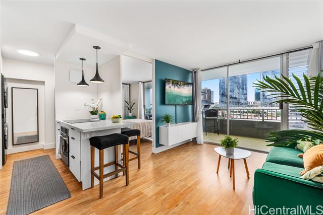 1122 Elm Street, 702, Honolulu, HI 96814