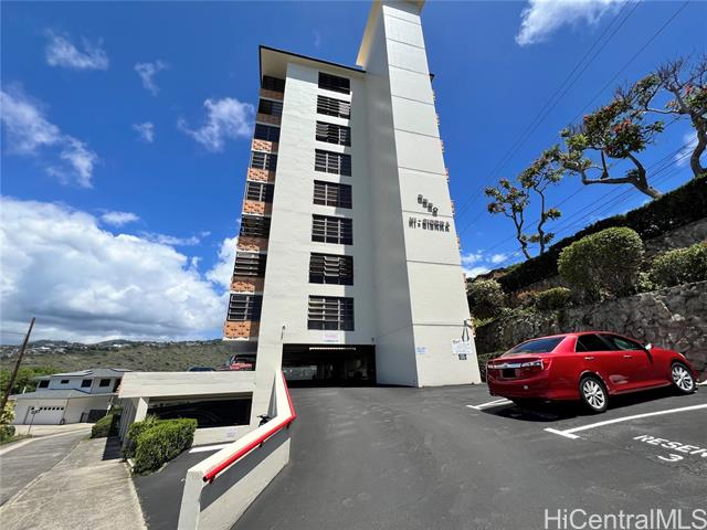 3350 Sierra Drive, 305, Honolulu, HI 96816