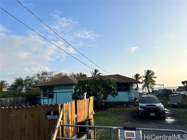 54 Beach Place, Kaunakakai, HI 96748