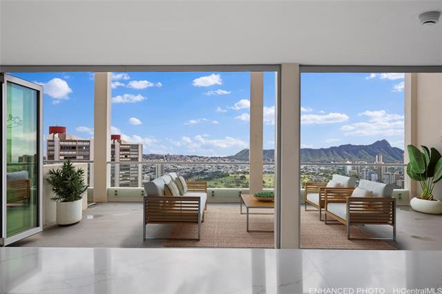 555 University Avenue, PH1, Honolulu, HI 96826