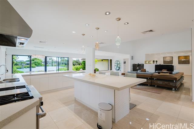 5949 Kalanianaole Highway, A, Honolulu, HI 96821