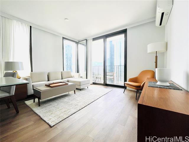 987 Queen Street, 1802, Honolulu, HI 96814