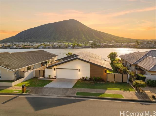 7157 Makaa Street, Honolulu, HI 96825