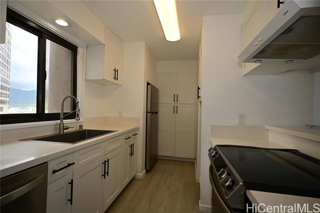 581 Kamoku Street, 3002, Honolulu, HI 96826