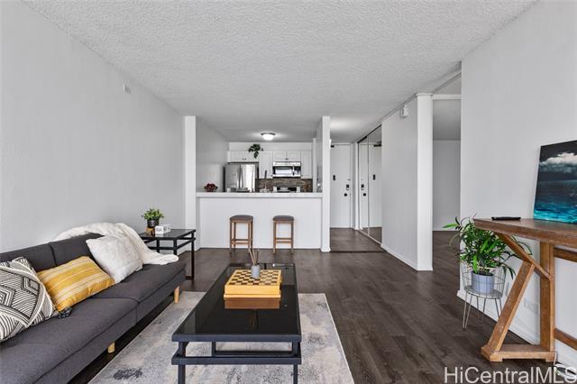 Upcoming 2 of bedrooms 1 of bathrooms Open house in Pearl City on 5/10 @ 2:00PM-5:00PM listed at $429,000