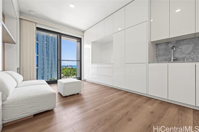 987 Queen Street, 629, Honolulu, HI 96814